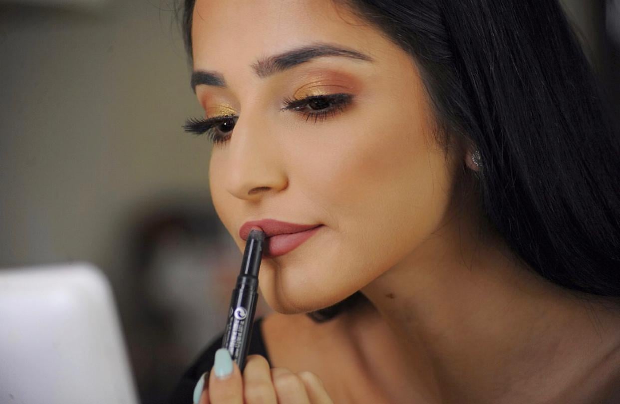 I Discovered Makeup Used It To Treat Eating Disorder | POPSUGAR Middle East