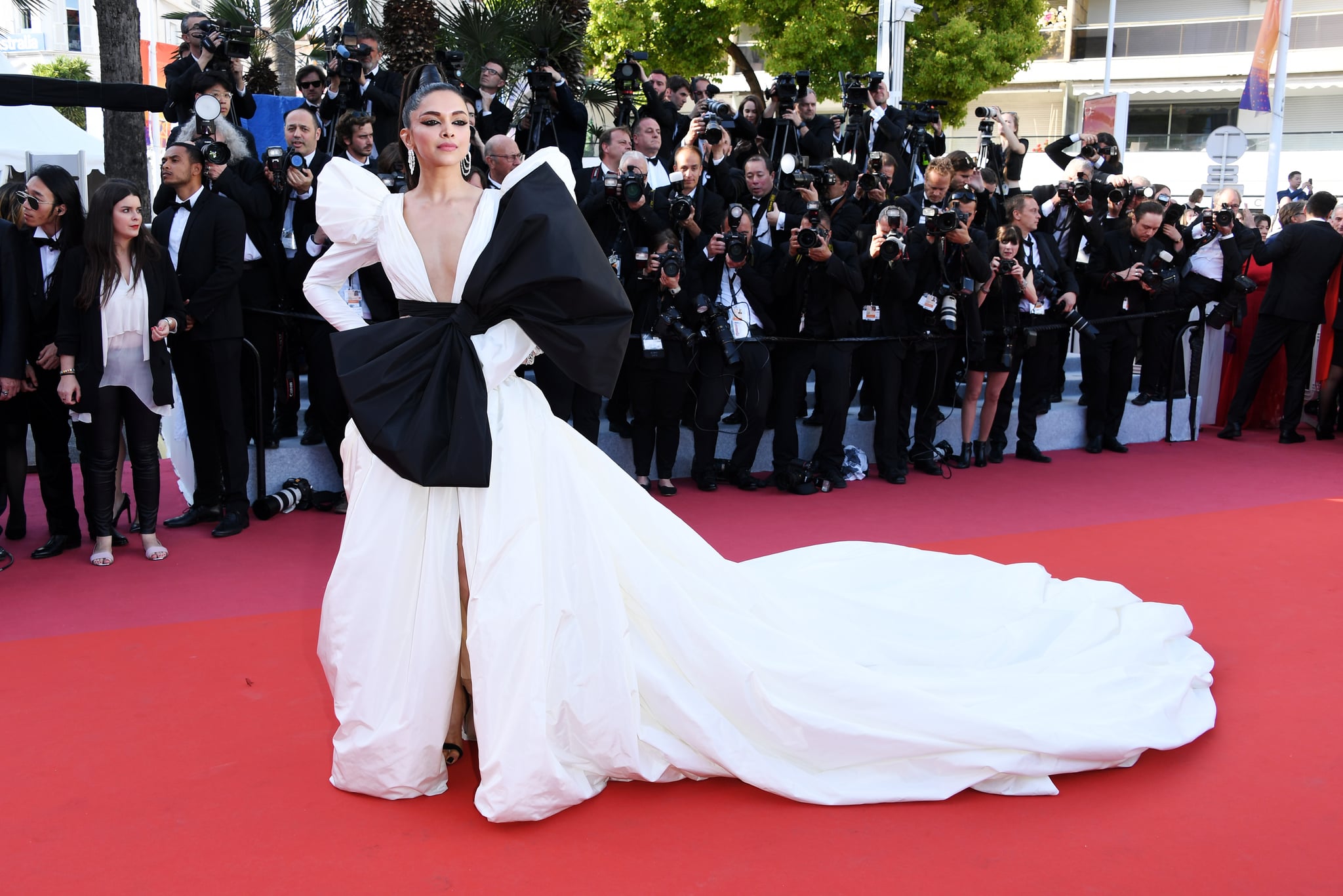 Deepika Padukone does black and white right | Vogue India
