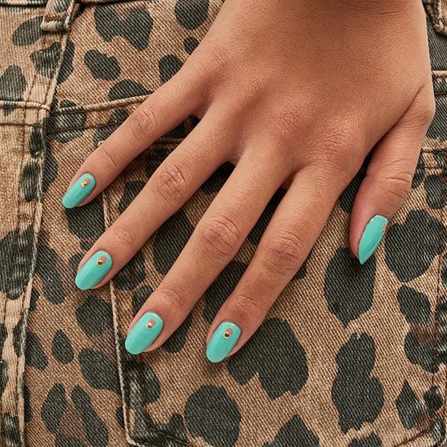 Fall Nail Art Trend: Tonal Studs Fall Nail Art Trend: Tonal Studs