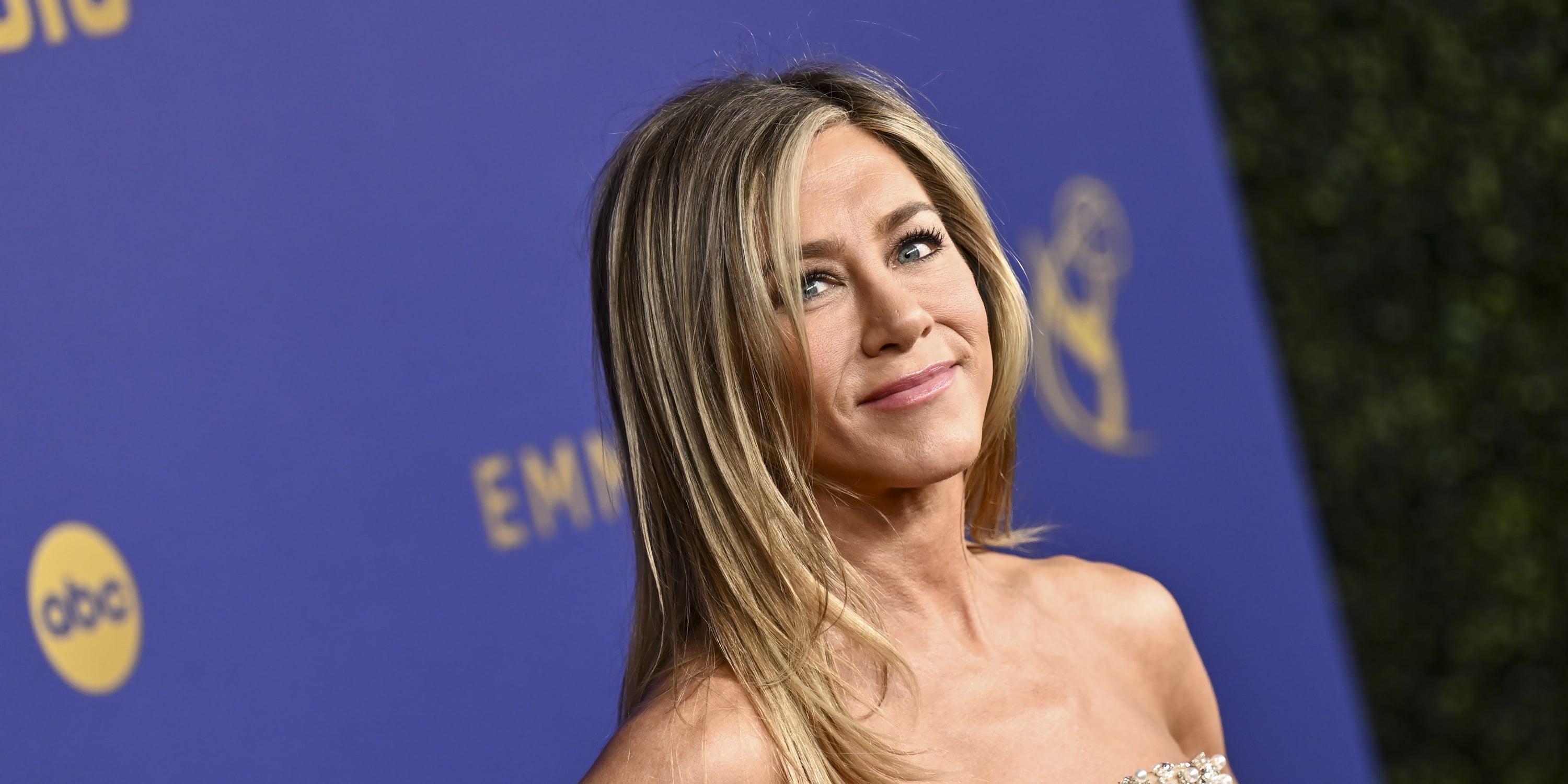 Jennifer Aniston’s New Curve Cut Is a Modern Take on “The Rachel”