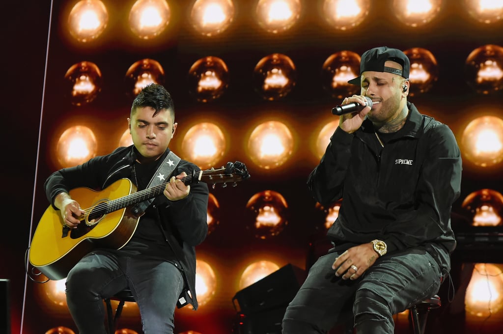 Nicky Jam gave his song "El Amante" new life with the acoustic version he performed in Miami.