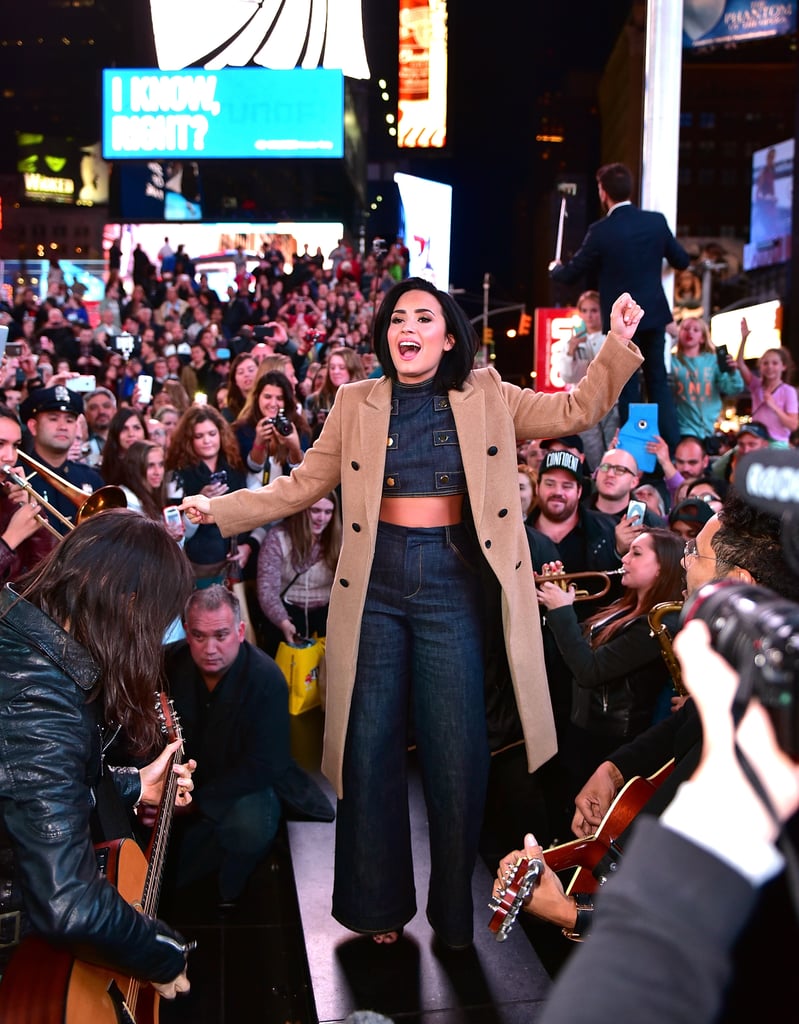 Demi Lovato Surprise Times Square Concert