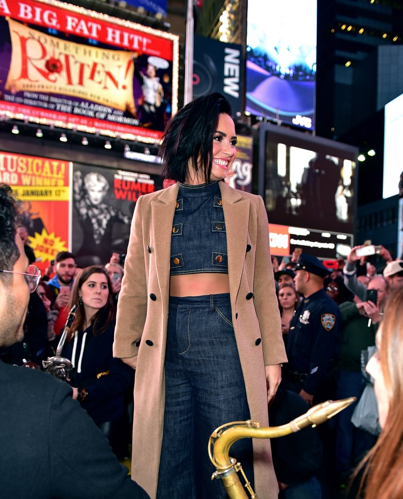 Demi Lovato Surprise Times Square Concert