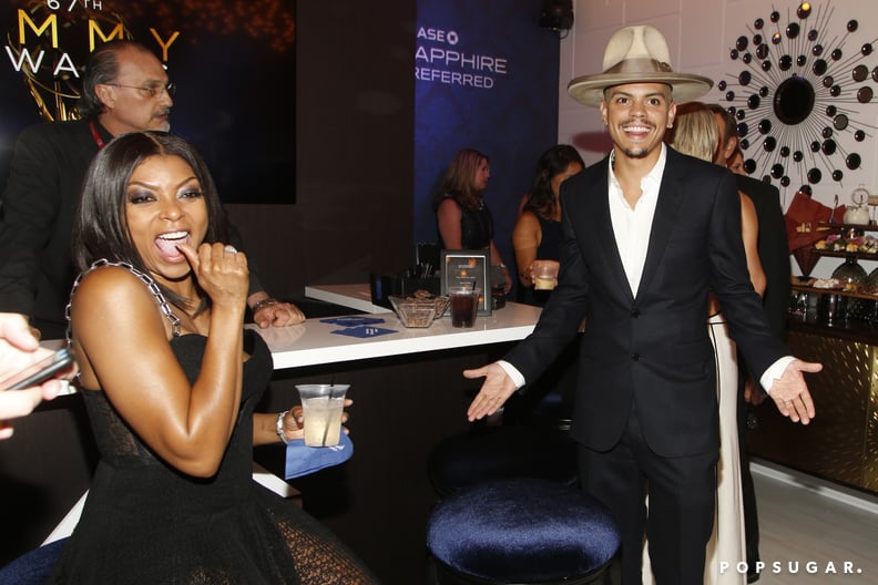 Taraji basically just bellied up to the bar and let the other stars come to her. Here's Evan Ross chatting her up . . .