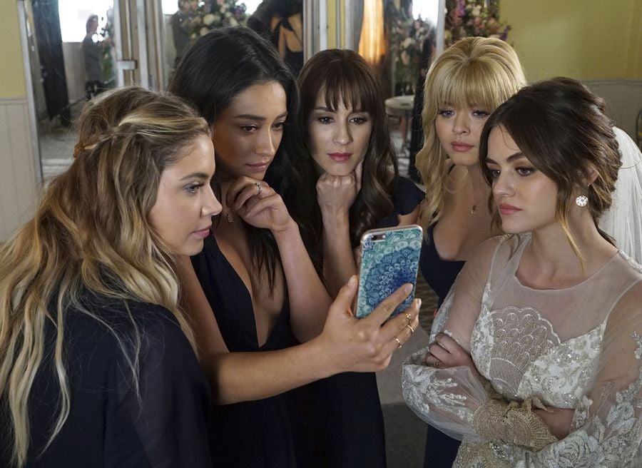 Aria's Wedding Dress on Pretty Little Liars
