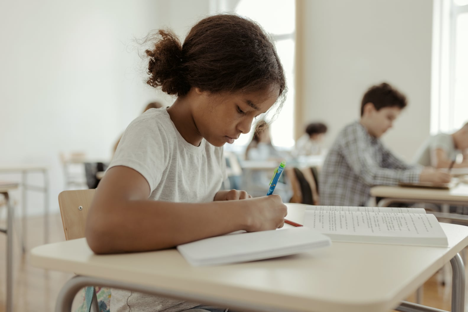 School Anxiety: Experts Weigh in on Causes, Symptoms | PS Family