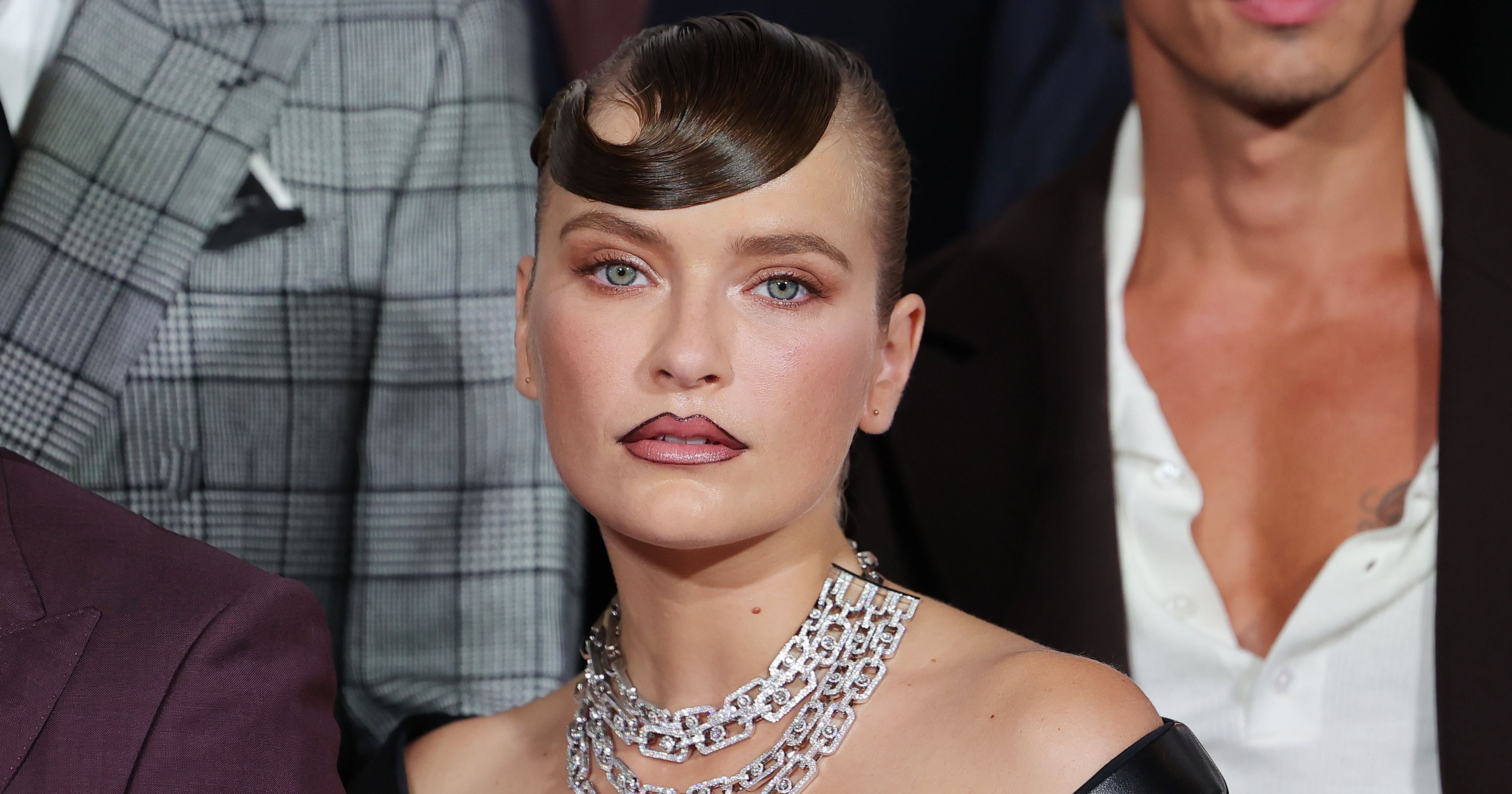 Dollop Bangs Are the Celebrity-Loved Trend Taking Over Award Season