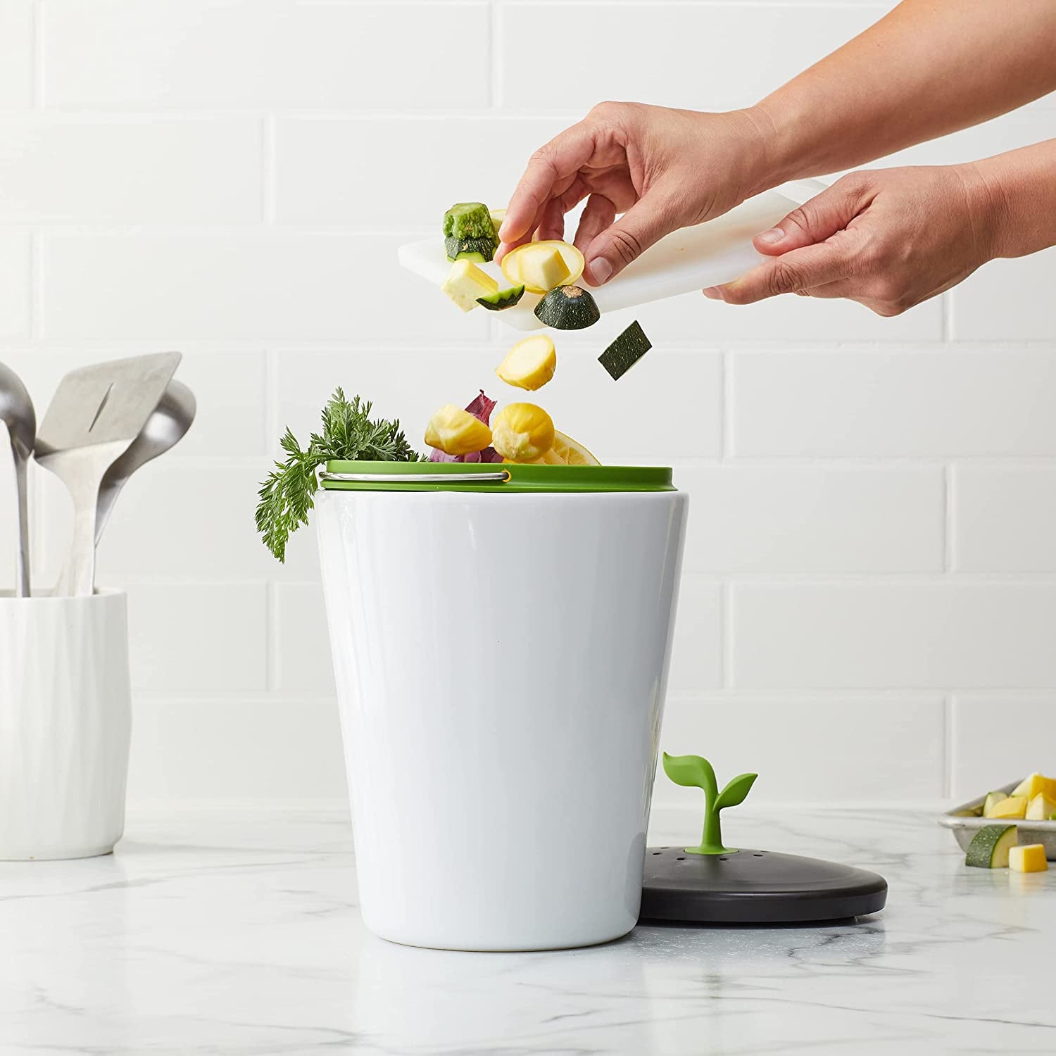 10 Best Countertop Kitchen Compost Bin Options - Going Zero Waste
