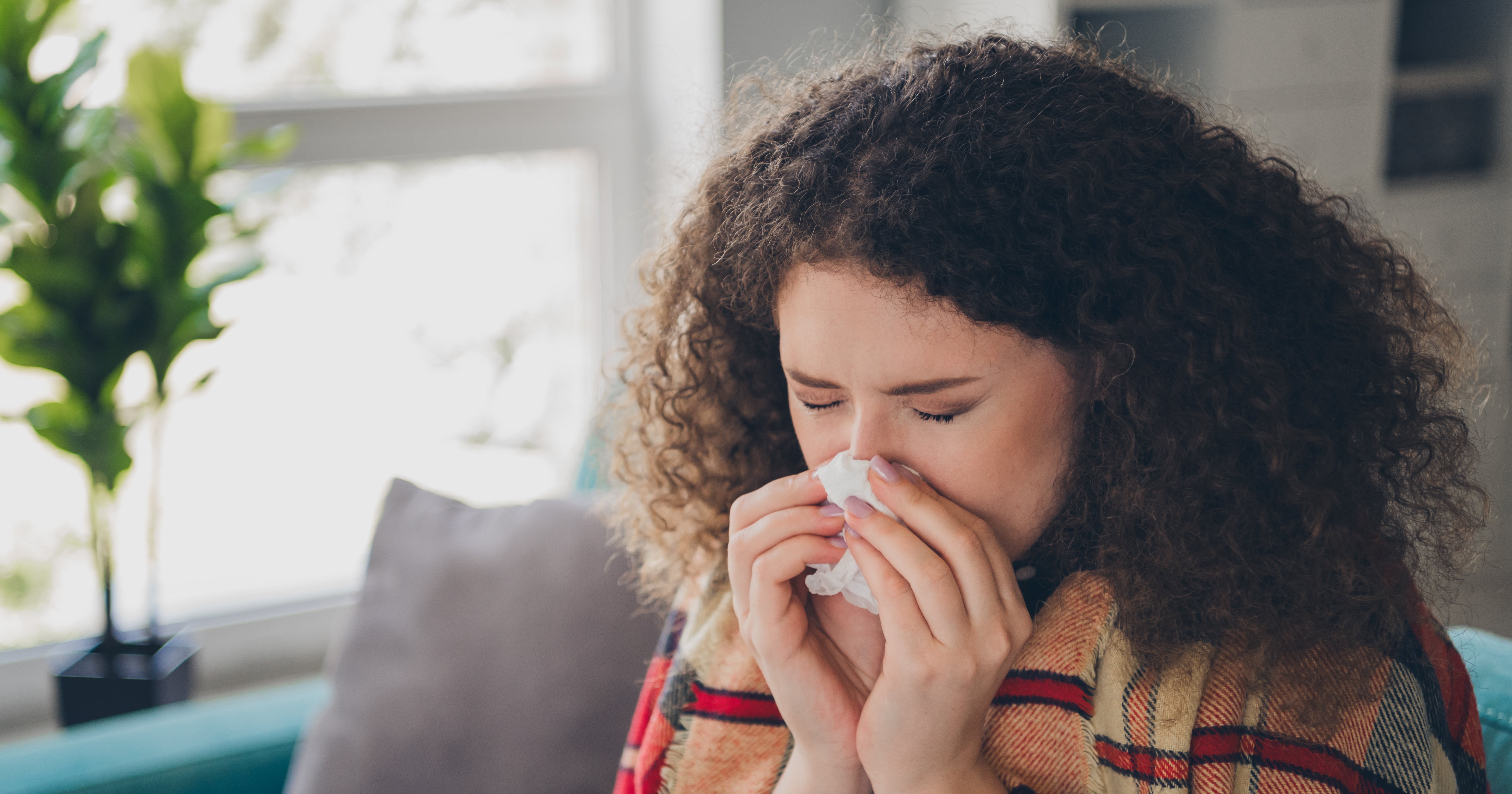 How Long Is a Cold Contagious? An Expert Explains