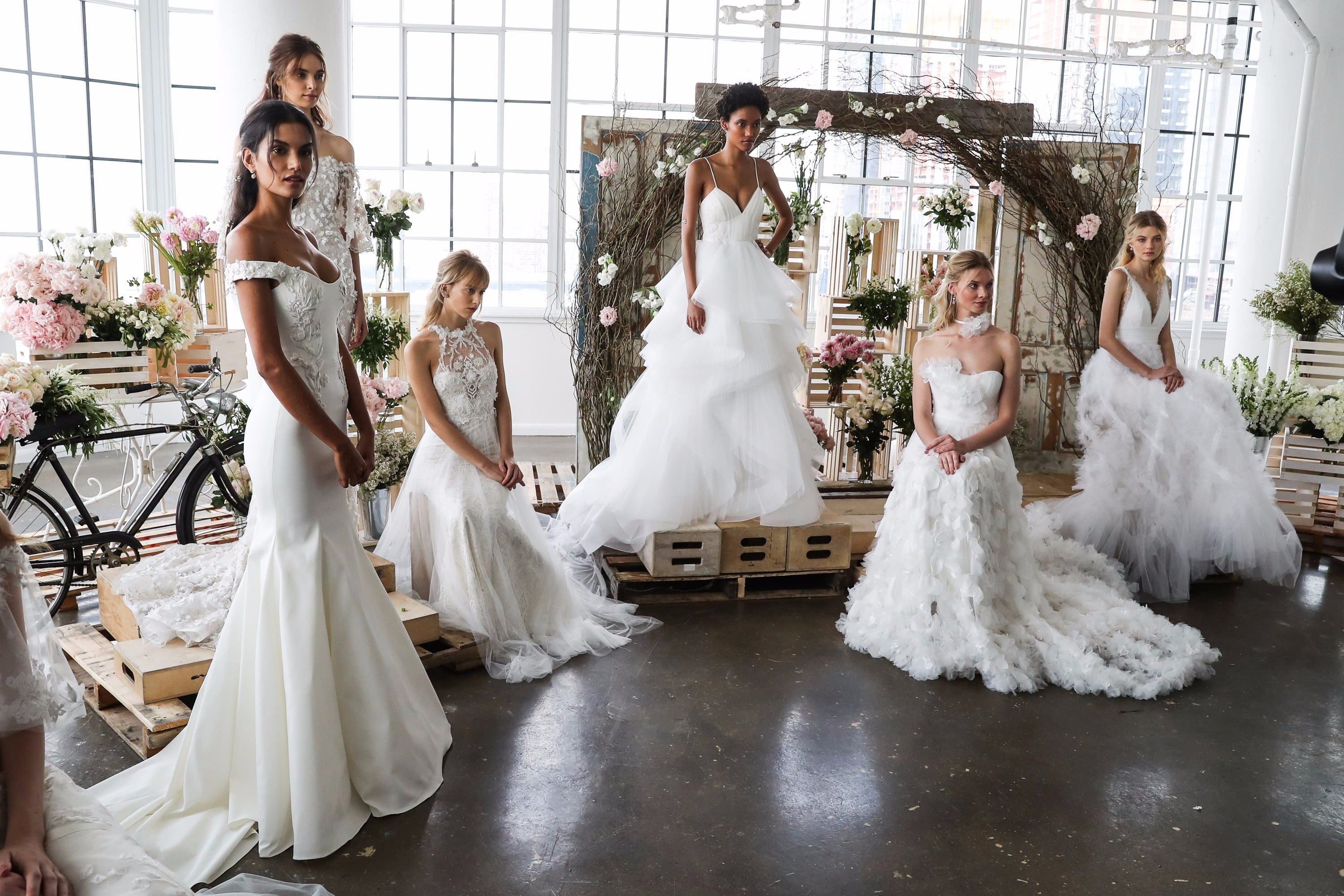 Carolina herrera strapless wedding dress with tiered skirt deals fall 2018