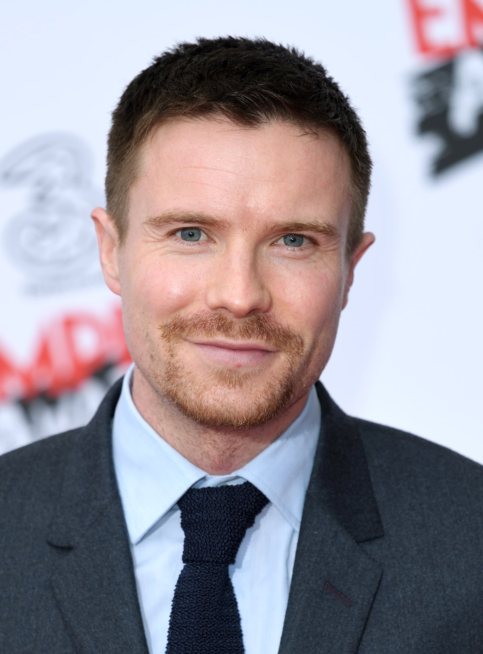 Hot Joe Dempsie Pictures | PS Celebrity