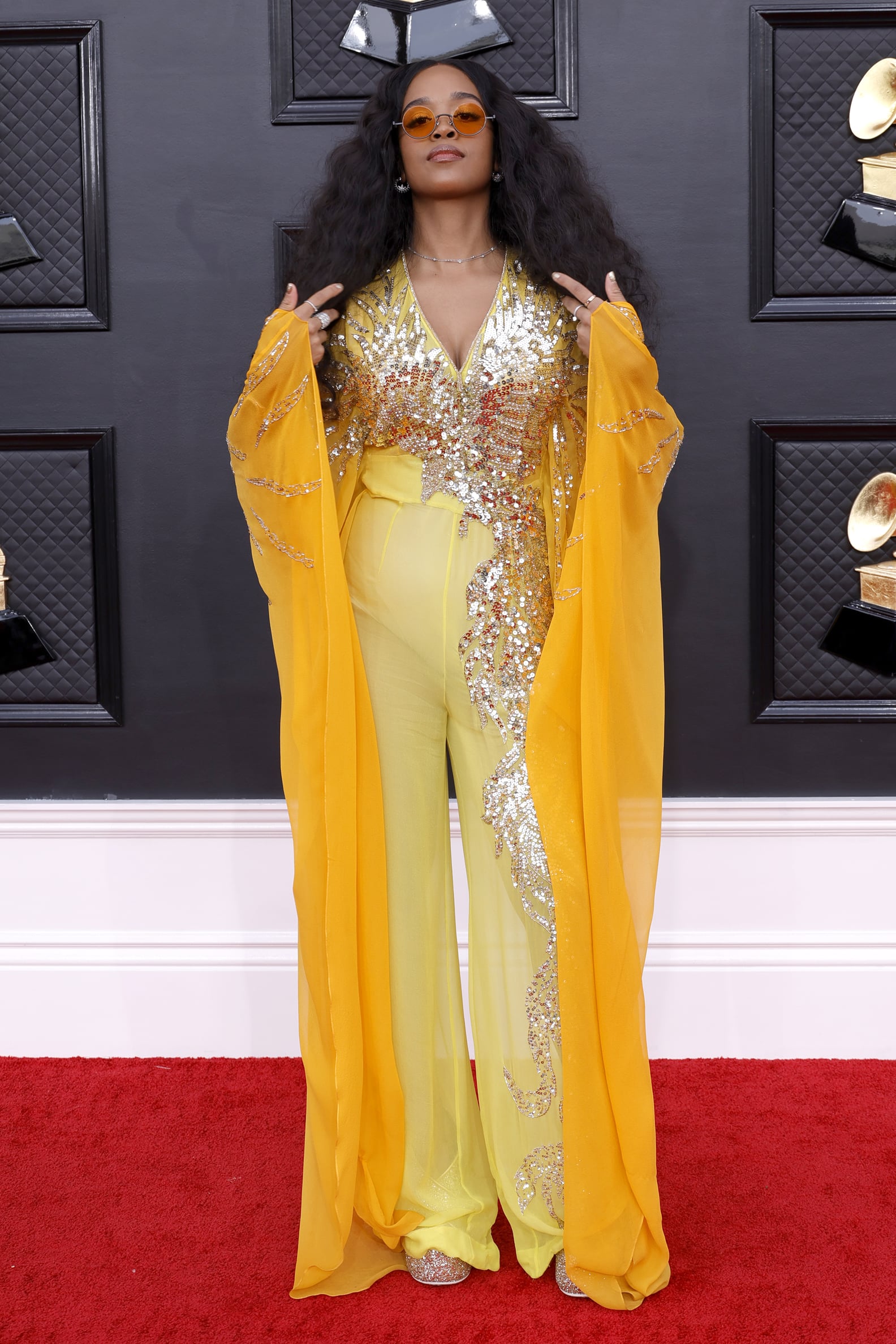 H.E.R.'s Yellow Grammys Jumpsuit Honors Aretha Franklin PS Fashion(00)