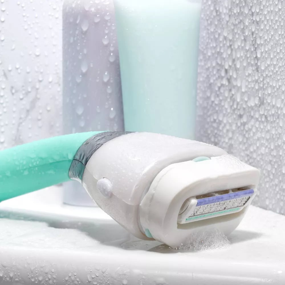 Best Razor For Sensitive Skin With a BuiltIn Lather Best Razors For Sensitive Skin POPSUGAR