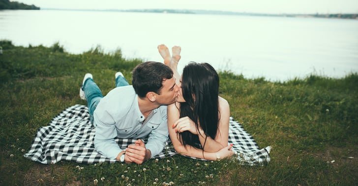 A Do Or A Don T Kissing On A First Date Popsugar Love And Sex