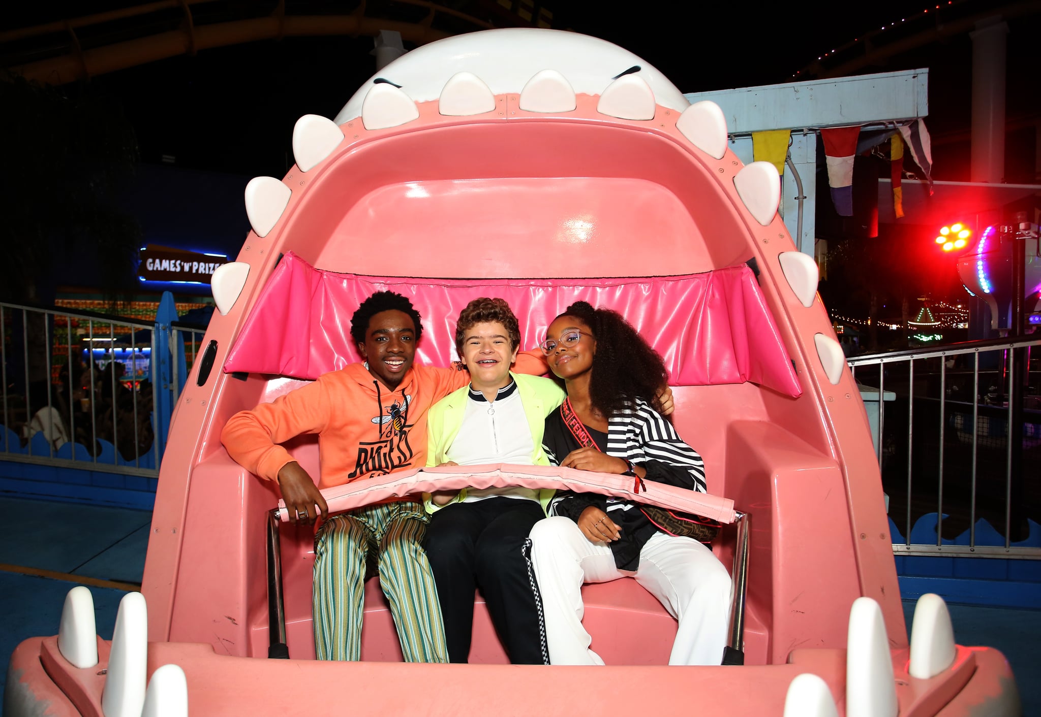 Celebrity Entertainment The Stranger Things Cast Hanging Out At Their Premiere Will Turn Any Frown Upside Down Popsugar Celebrity Photo 74