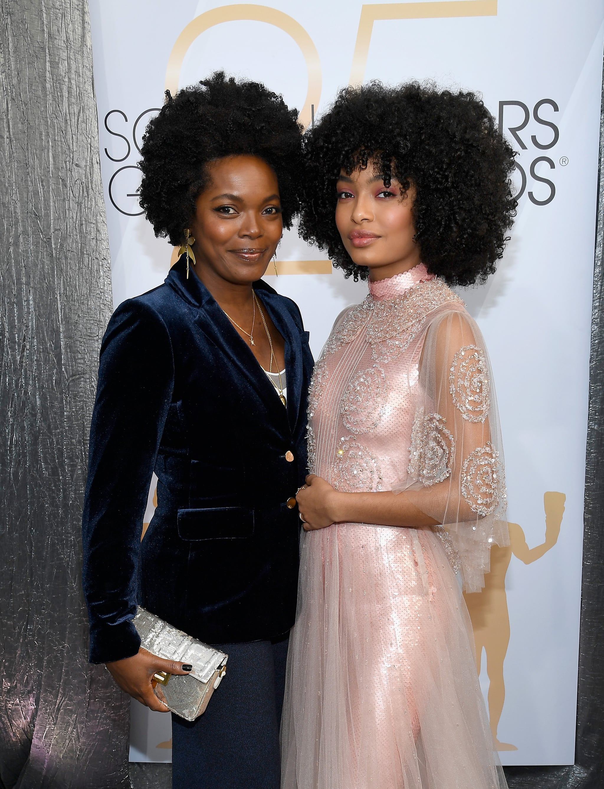 LOS ANGELES, CA - JANUARY 27:  Keri Shahidi and Yara Shahidi attend the 25th Annual Screen Actors Guild Awards at The Shrine Auditorium on January 27, 2019 in Los Angeles, California.  (Photo by Kevork Djansezian/Getty Images)