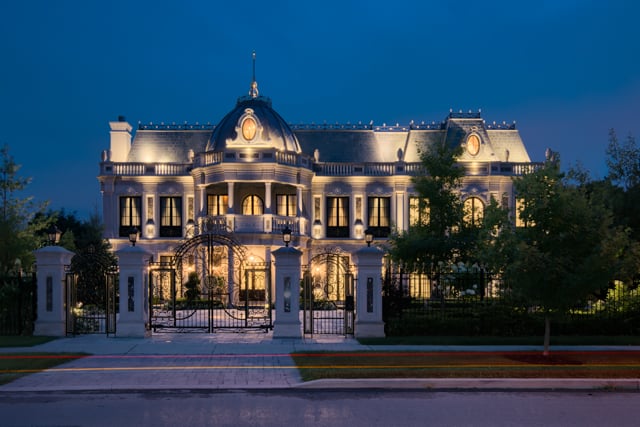 The Rose Family's Mansion From Schitt's Creek Is For Sale | PS Home
