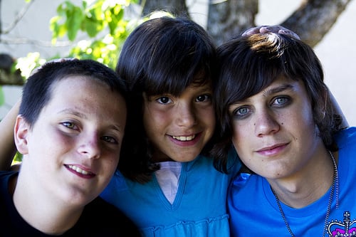 How To Prevent Middle Child Syndrome Popsugar Family