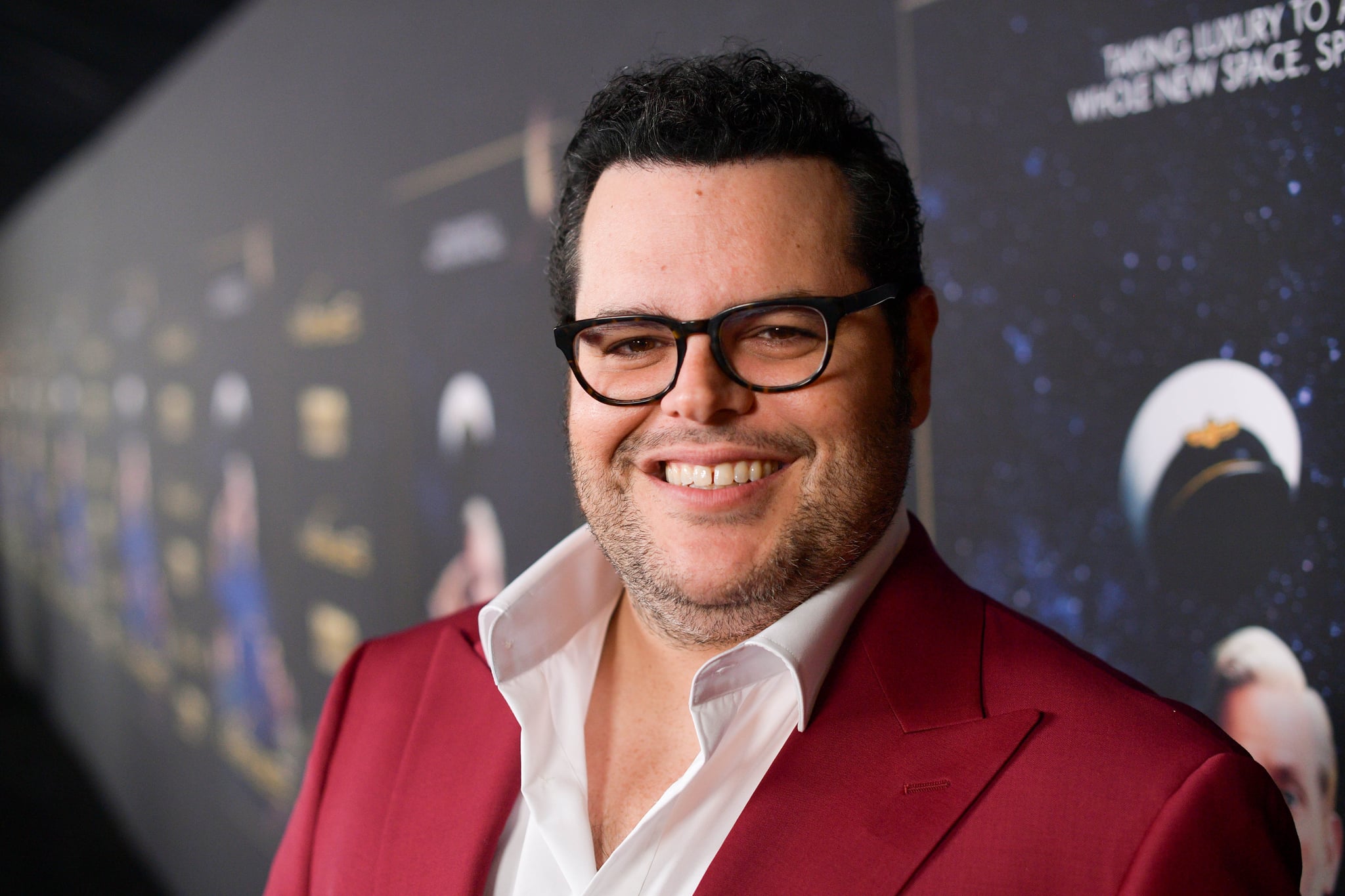 LOS ANGELES, CALIFORNIA - JANUARY 14: Josh Gad attends the premiere of HBO's 
