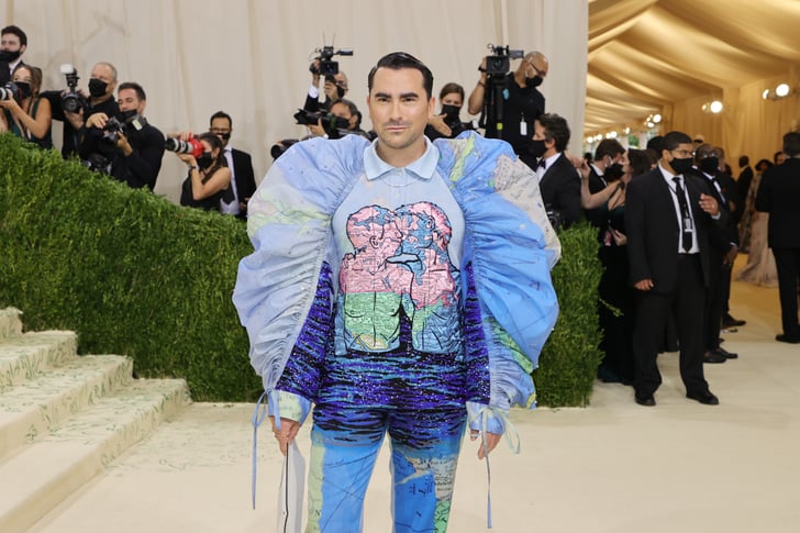 Dan Levy's Loewe Met Gala Look Celebrates Queer Visibility