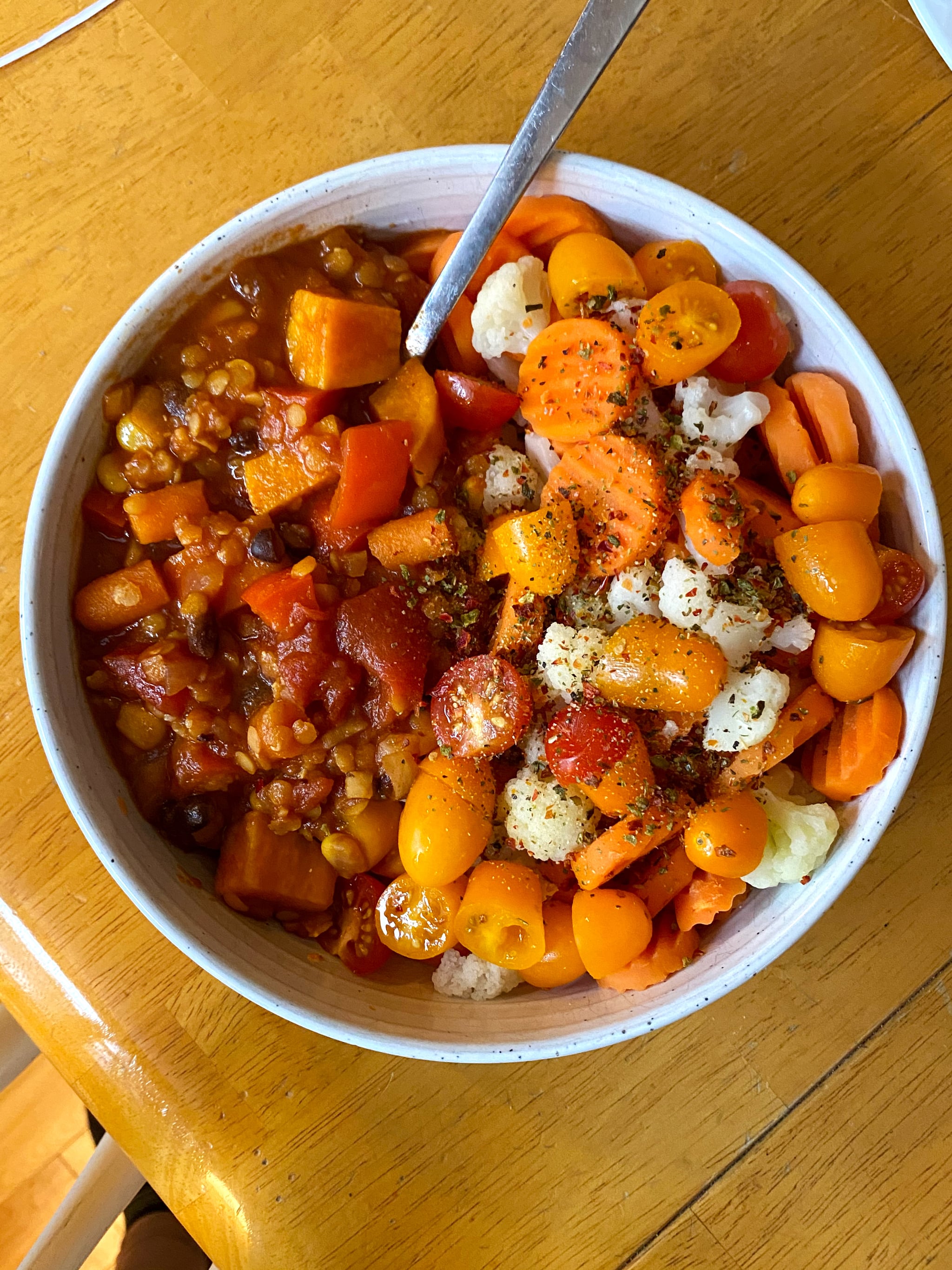 Dinner: Sweet-Potato Lentil Chili With Cauliflower, Carrots, and Tomatoes