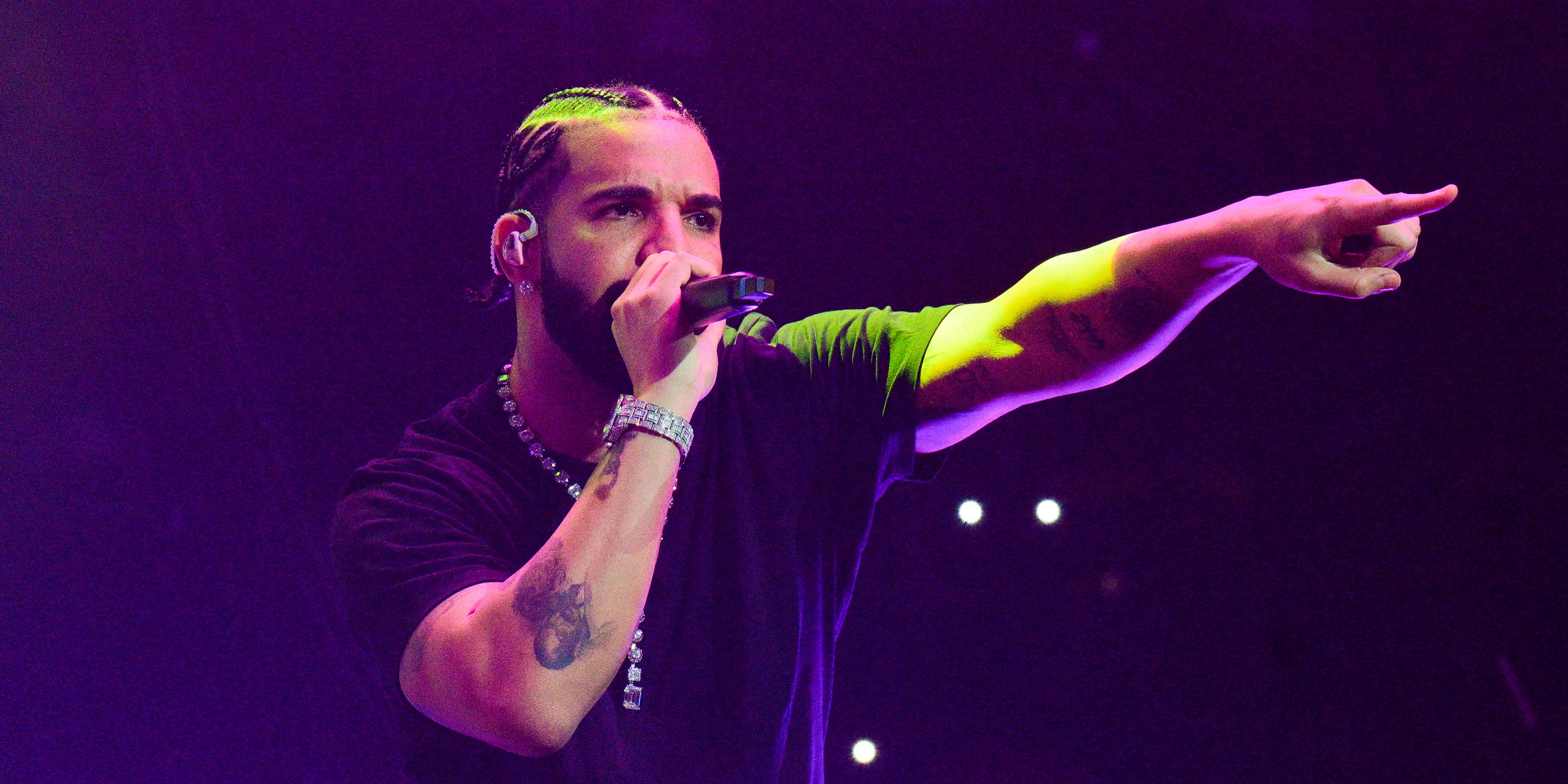 Drake Gives Fan a Free Pink Birkin Bag During Concert | PS Celebrity