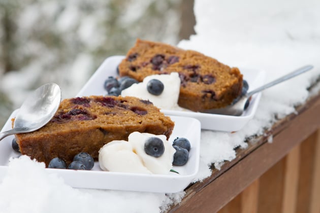 Crockpot Blueberry-Maple Cake