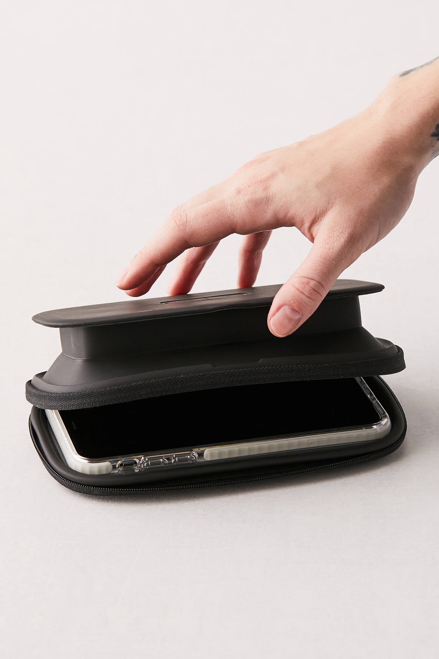 Clean Phone Happy Phone Get A Uv Sanitizer For 60 Or Less Cnet