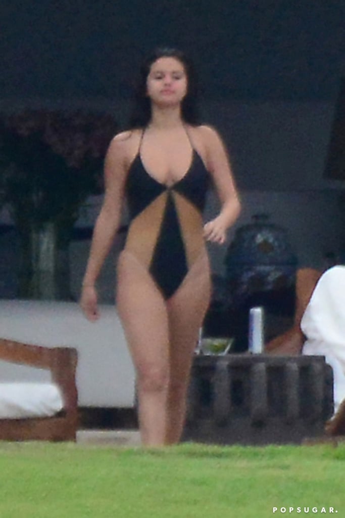 Sexy Selena Gomez Bikini Pictures