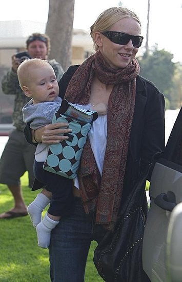 <a class= Naomi Watts took her baby, Sasha out for some American sunshine.<br />
