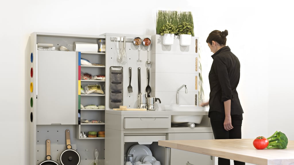 To make the best use of water, the Mindful Water Use System includes two different ways of recycling water. One is a gray-water system, which reuses water for a variety of purposes, and the other is a black-water system that feeds water into the sewage system.