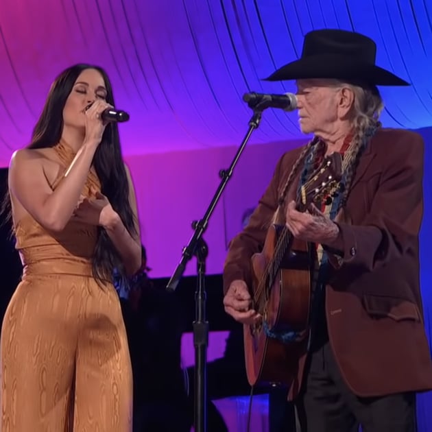 Kacey Musgraves And Willie Nelson Cmas Performance Video Popsugar Entertainment