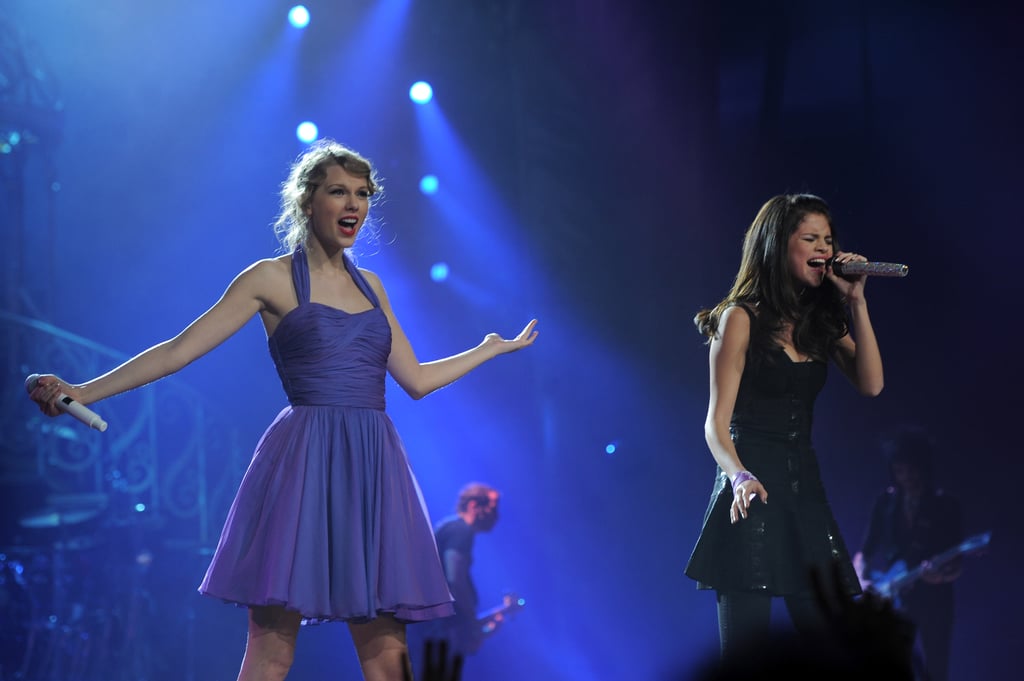 Selena Gomez and Taylor Swift 2011 Performance Pictures