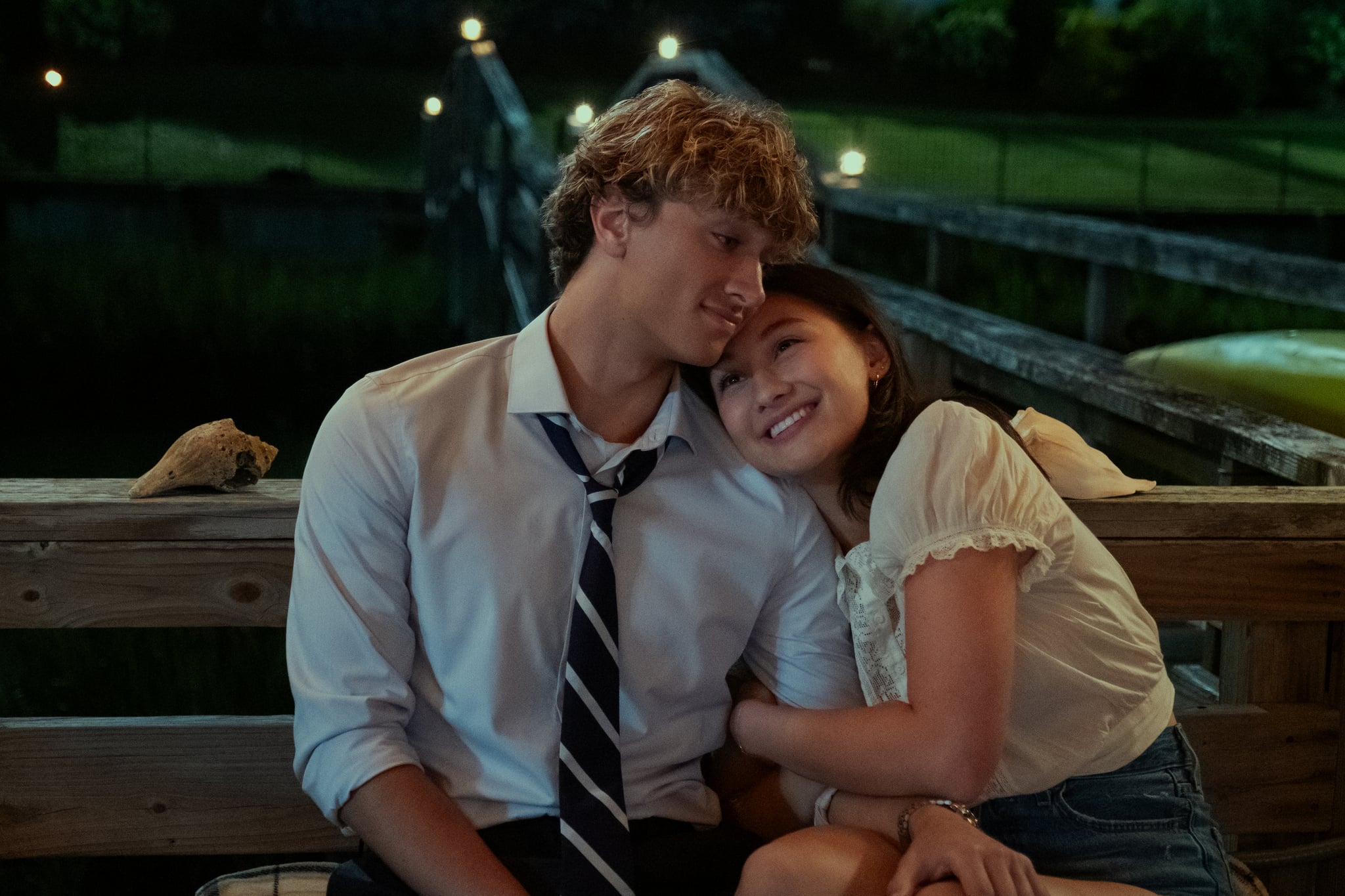 Belly (Lola Tung) and Jeremiah (Gavin Casalegno) in THE SUMMER I TURNED PRETTY Photo: Erika Doss © AMAZON CONTENT SERVICES LLC