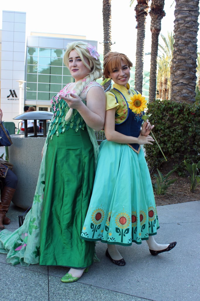 Elsa And Anna — Frozen Best Disney Cosplays At Wondercon 2017 0270