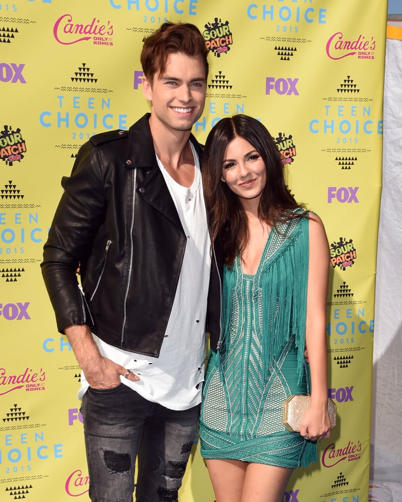 Victoria Justice and Boyfriend Teen Choice Awards Red Carpet