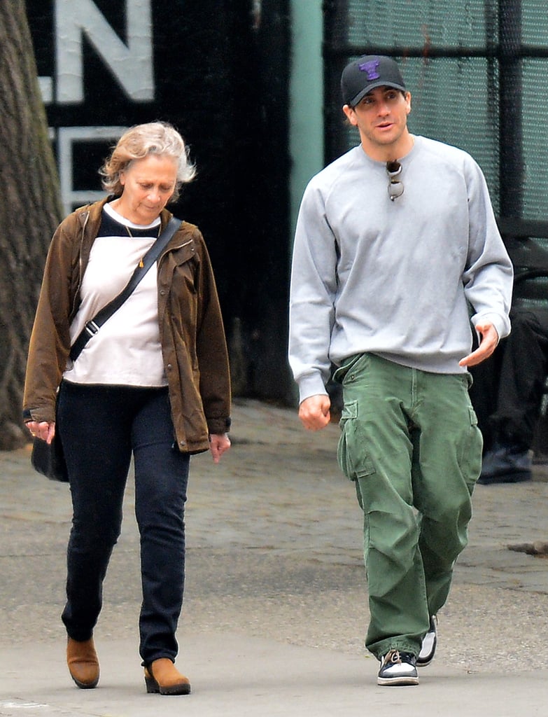 Jake Gyllenhaal Out in NYC With His Mom May 2016 | Pictures