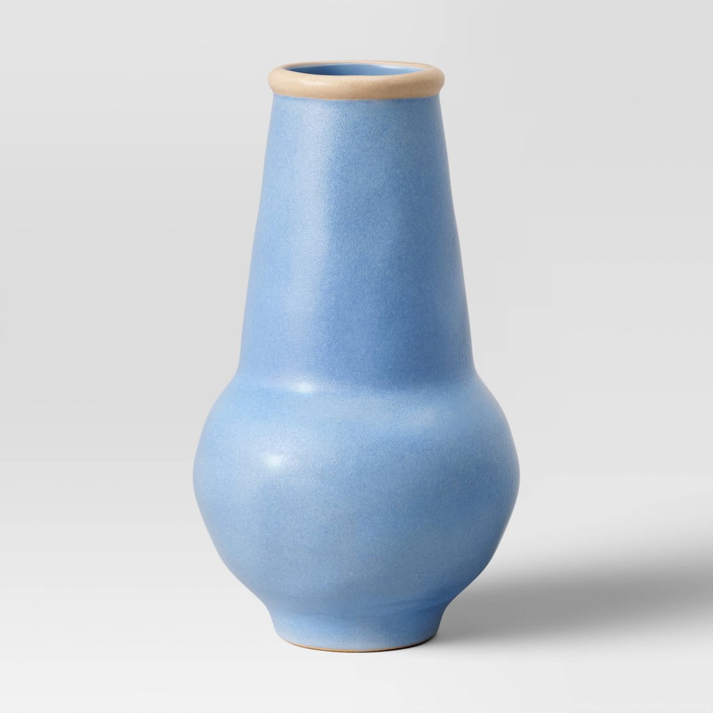 一个引人注目的花瓶:高陶瓷花瓶