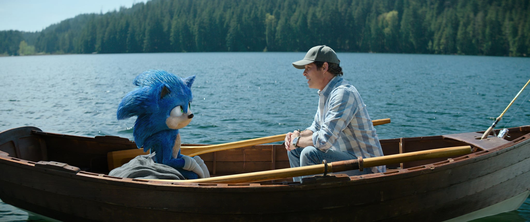 SONIC THE HEDGEHOG 2, from left: Sonic (voice: Ben Schwartz), James Marsden, 2022.  Paramount Pictures / Courtesy Everett Collection