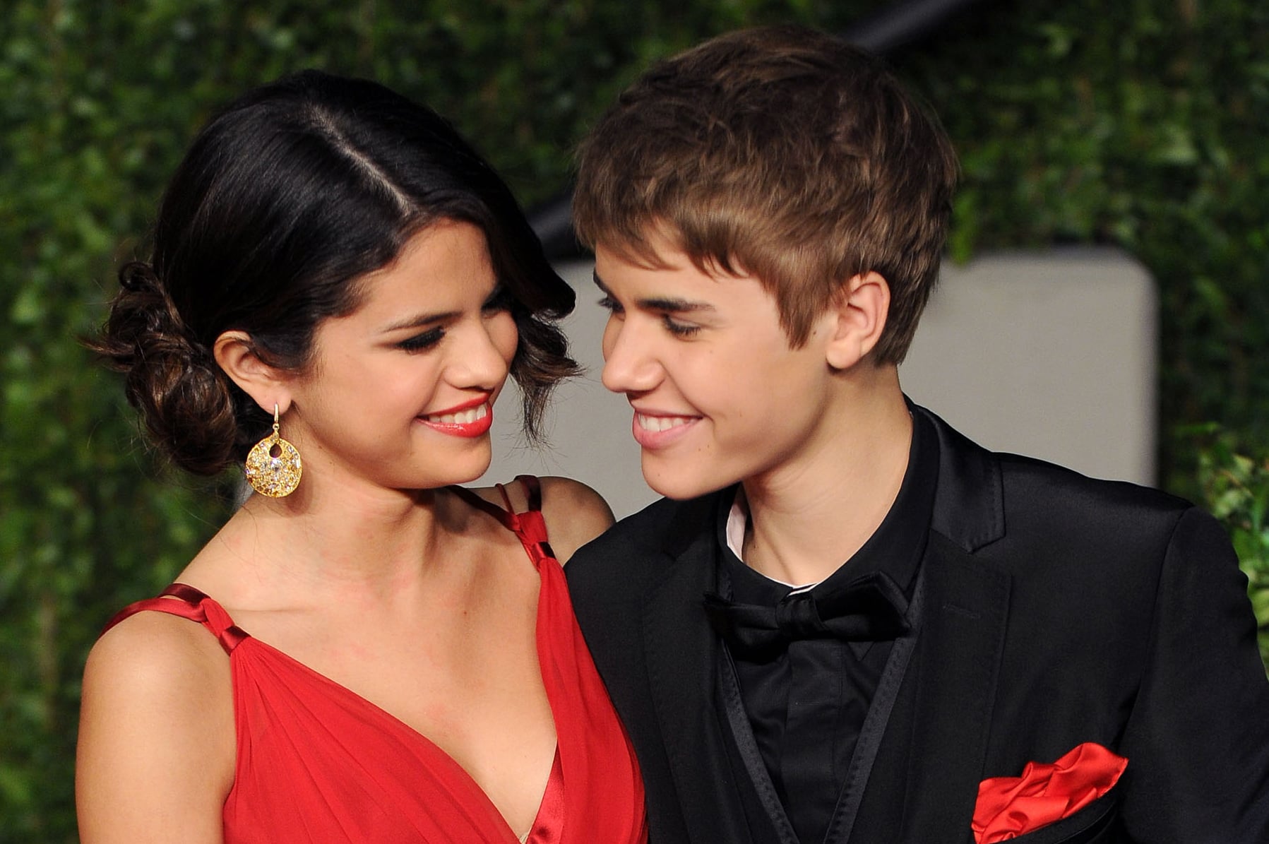 Are Justin Bieber And Selena Gomez Back Together Popsugar Celebrity 5511