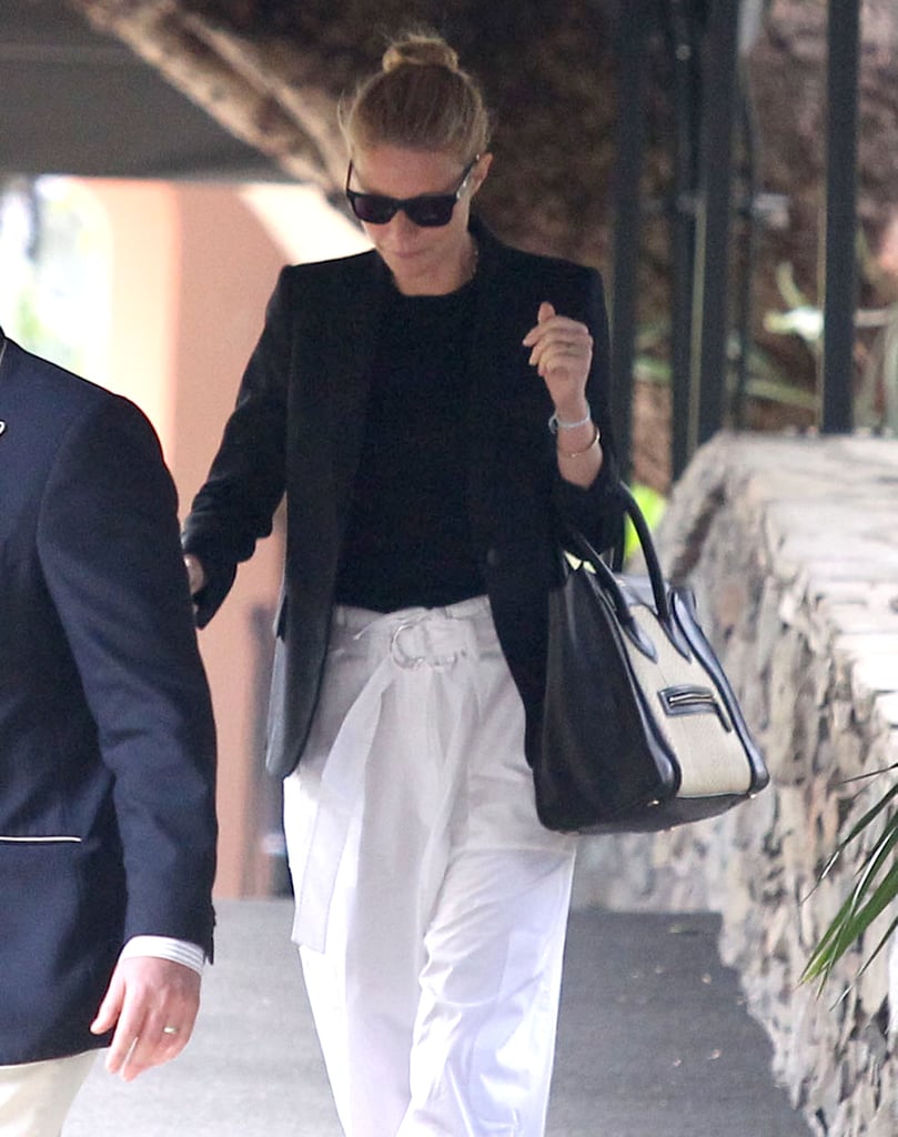 Gwyneth wore comfortable white pants.