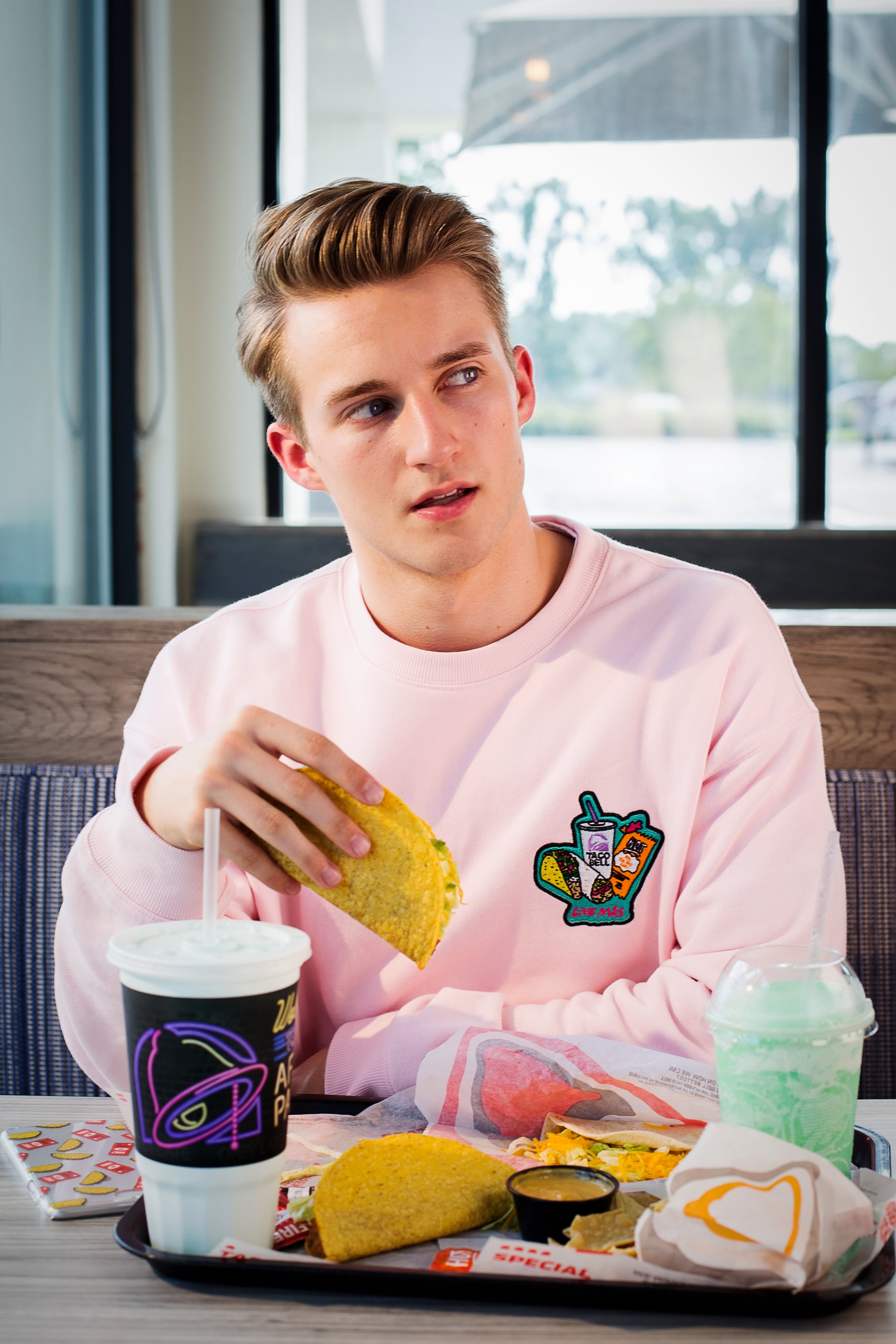 Taco bell print best sale hoodie forever 21