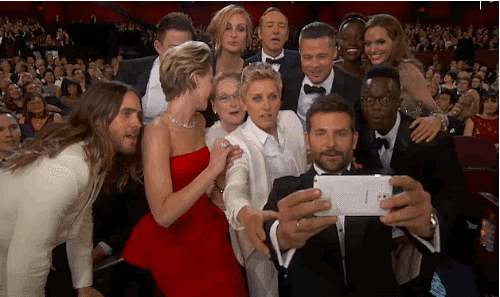 Ellen Organizes the Most Epic Selfie in the History of Selfies