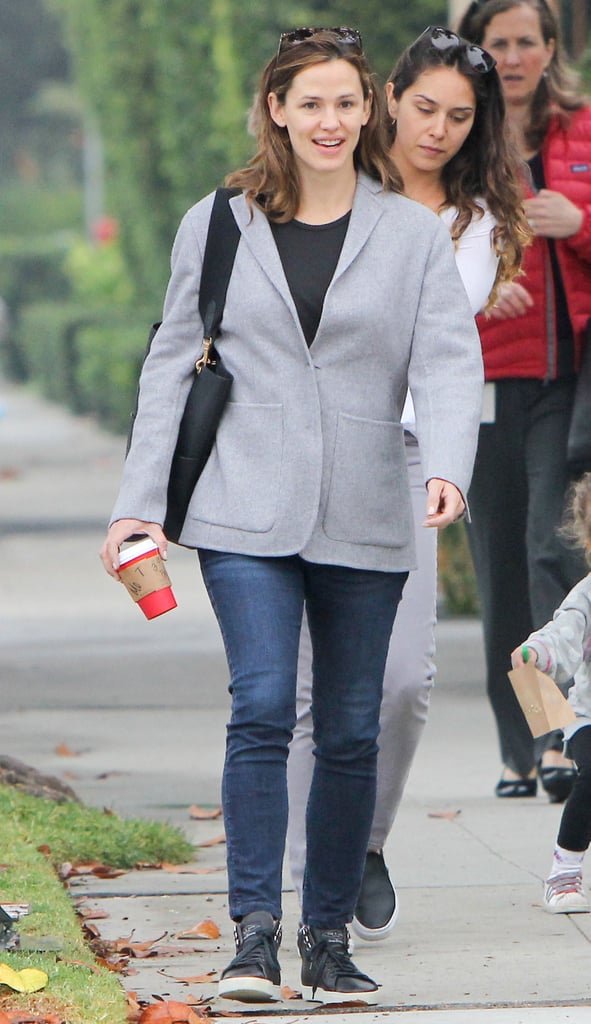 Jennifer Garner Out With Friends December 2015