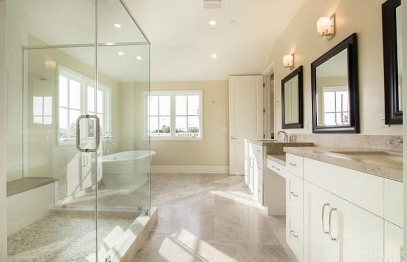 Though Deschanel's new home is suburban, this bathroom is far from boring.