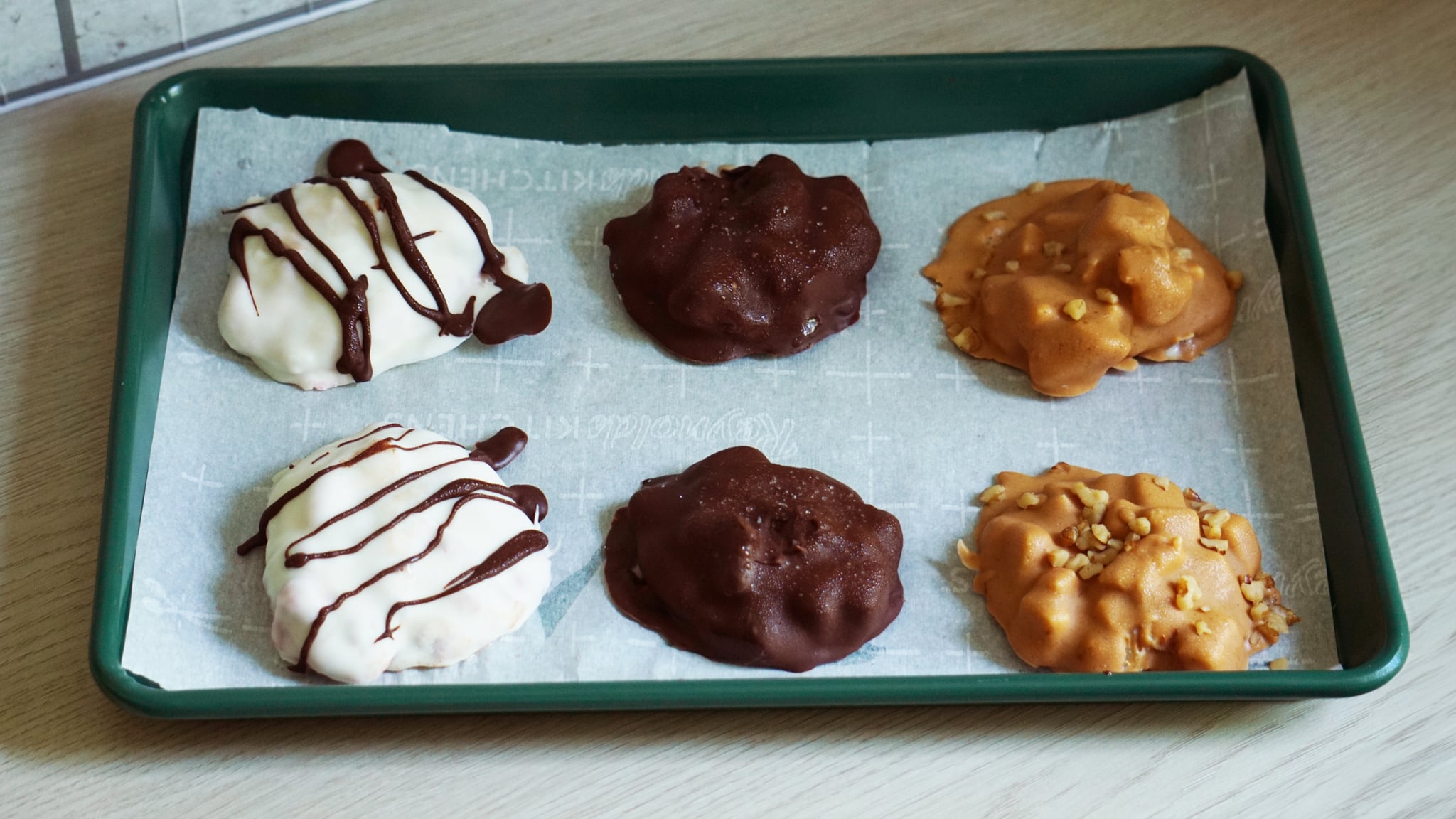 chocolate-covered strawberry yoghurt clusters and peanut butter apple yoghurt clusters: final recipe result