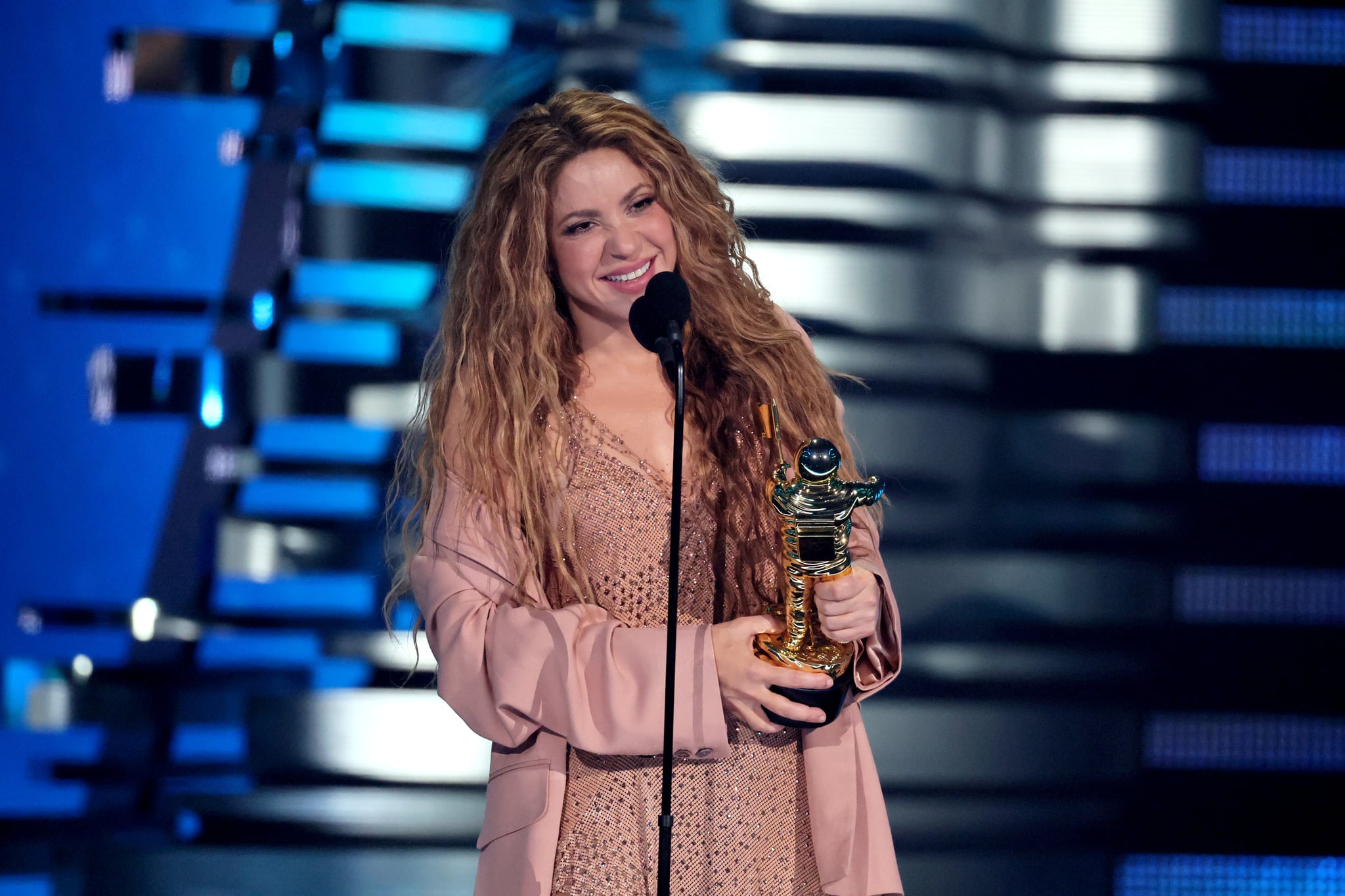 NEWARK, NEW JERSEY - SEPTEMBER 12: Shakira accepts the Michael Jackson Video Vanguard Award onstage at the 2023 MTV Video Music Awards on September 12, 2023 in Newark, New Jersey. (Photo by Dia Dipasupil/Getty Images)