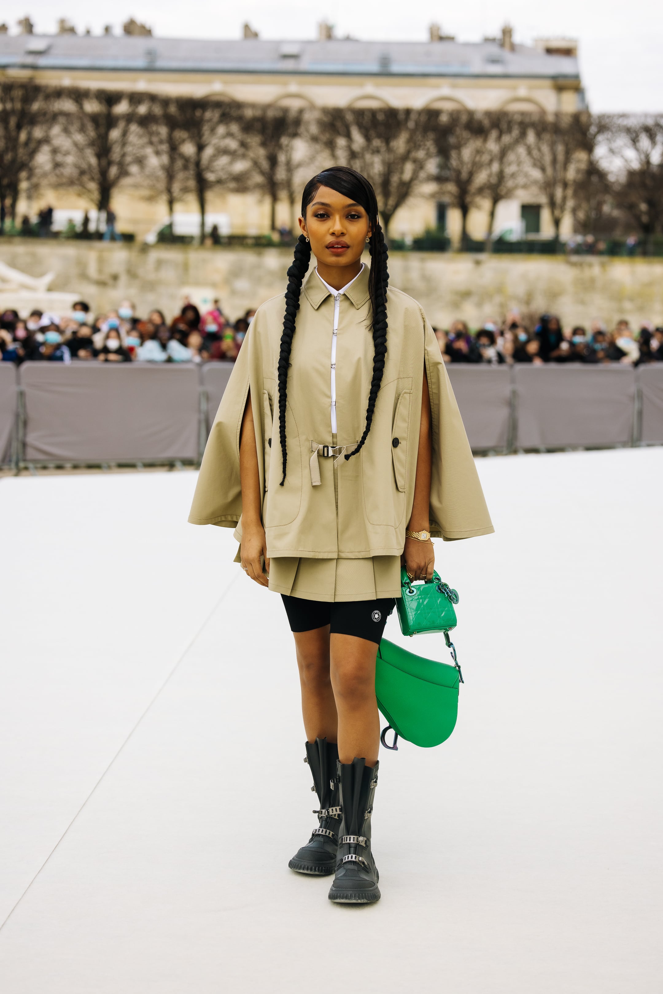 Louis Vuitton belt  Autumn street style, Street style paris, Street style