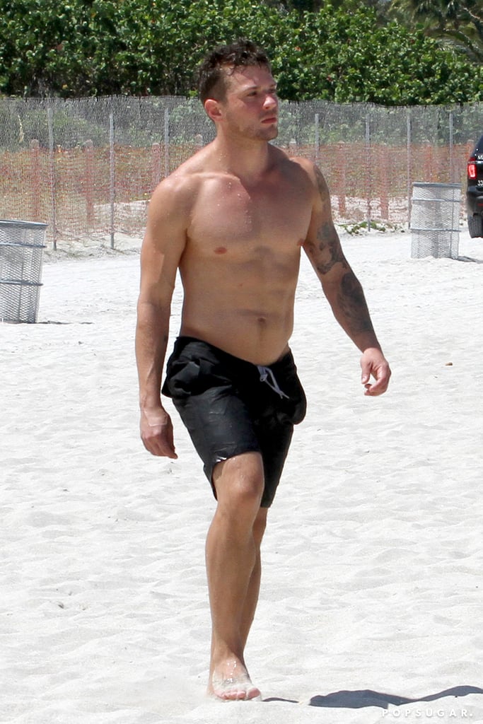 Ryan Phillippe Shirtless in Miami 2014 | Pictures | POPSUGAR Celebrity ...