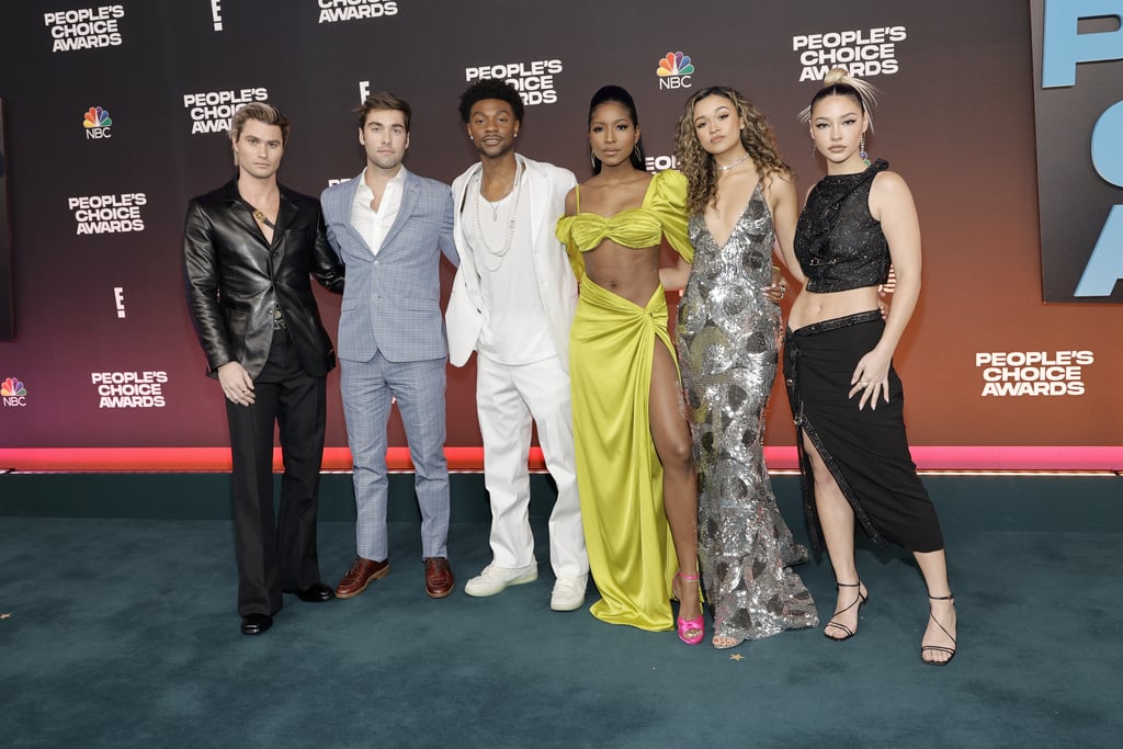 Madelyn Cline's Versace Outfit at the People's Choice Awards